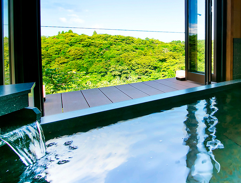 HYAKURAKU ocean view suite with open-air bath